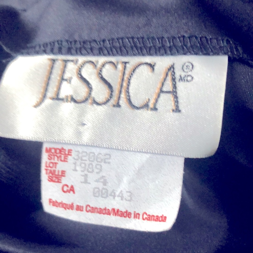 JESSICA (14) Elegant navy blue airy gown with lining & bow detail on the back - Picture 7 of 11